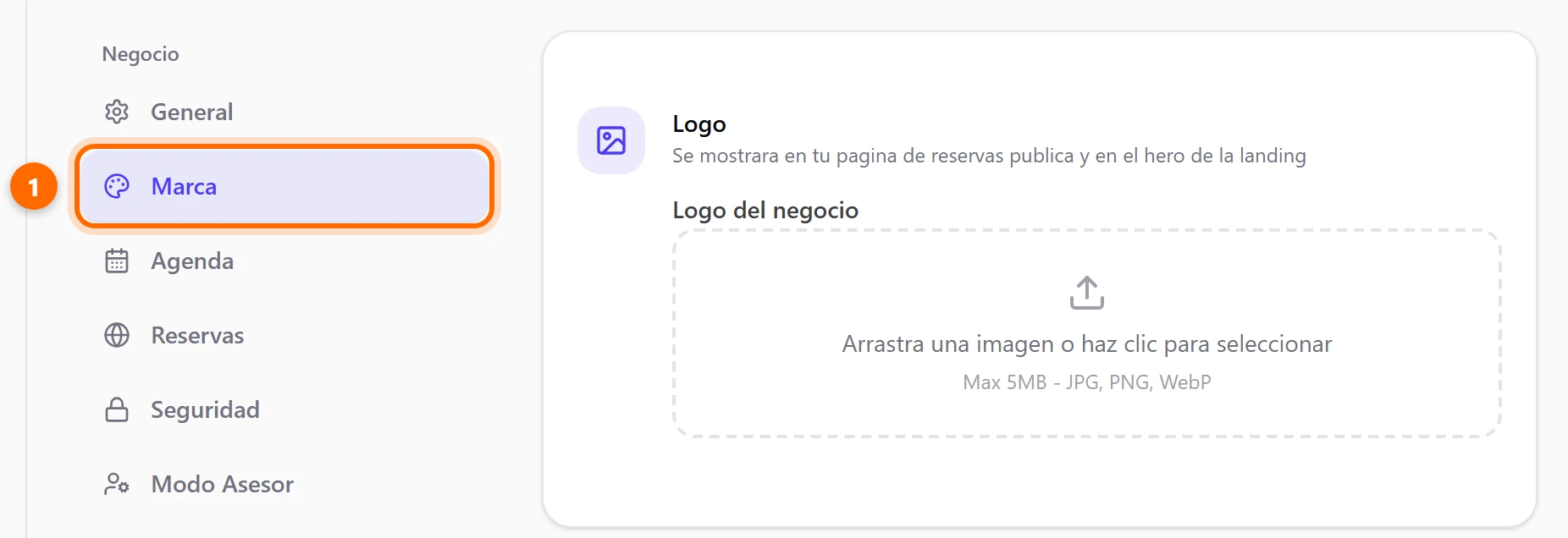 Pestaña Marca con la tarjeta Logo y el recuadro para arrastrar una imagen
